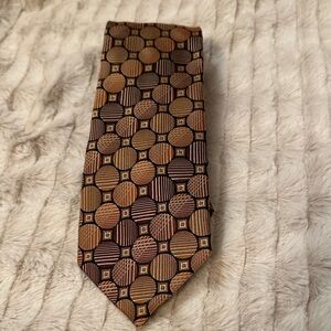 Bocara Silk Geometric Patterned Tie in Brown and Gold